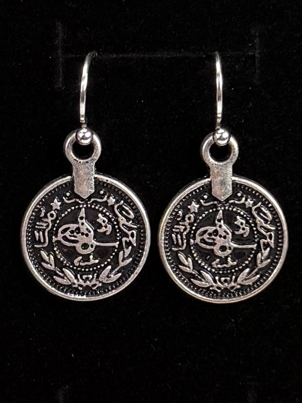 Dainty Silvertone pierced dangle earrings